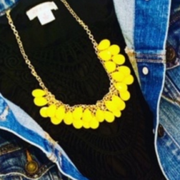 ☀️Lemon Yellow & Gold Statement Necklace - Picture 4 of 4